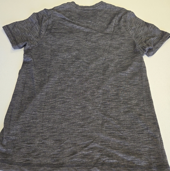 Guess Double-pocket T-Shirt - Picture 2 of 3